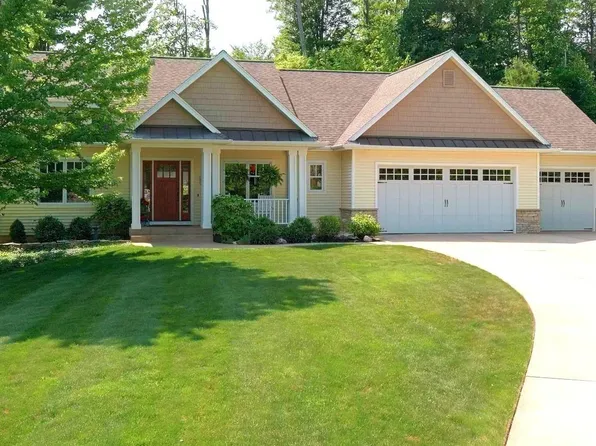 9387 E Summerfield Dr, Traverse City, MI 49684