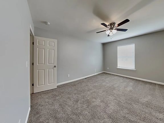 3rd image of 4139 Whitfield Rd