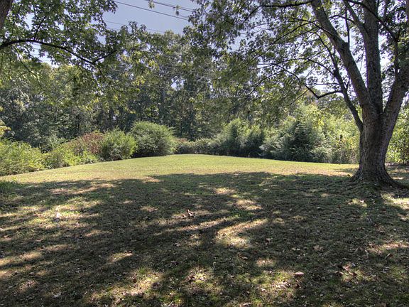 5th image of 5804 Wooded Acres Dr
