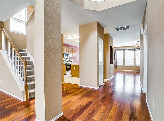 5th image of 8450 Fern Lake Ct