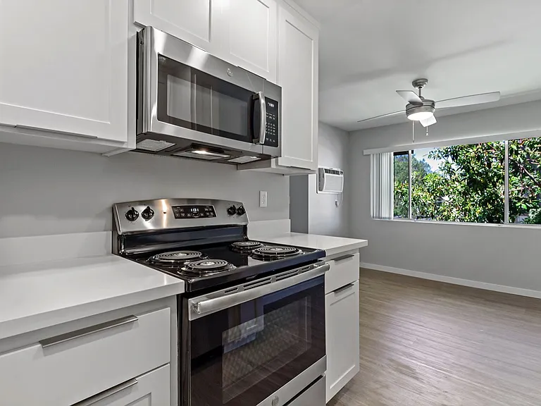 Maplewood Apartments — Photo 11