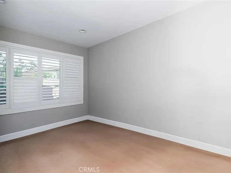13014 Espinheira Dr — Photo 15