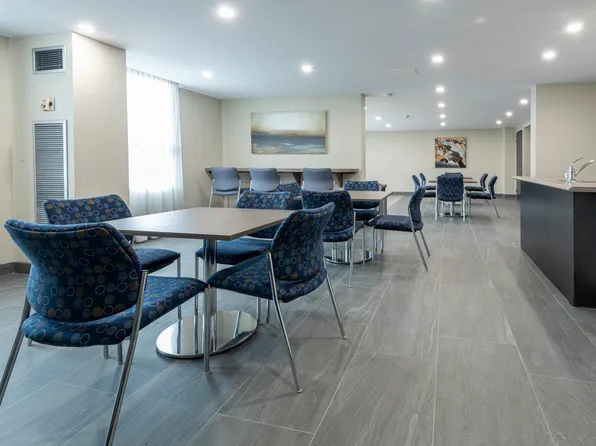 The Cross Winds, 641 Bathgate Dr, Ottawa, ON K1K 3Y3