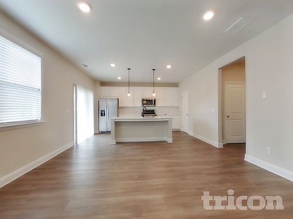 3rd image of 36 Leyland Ct