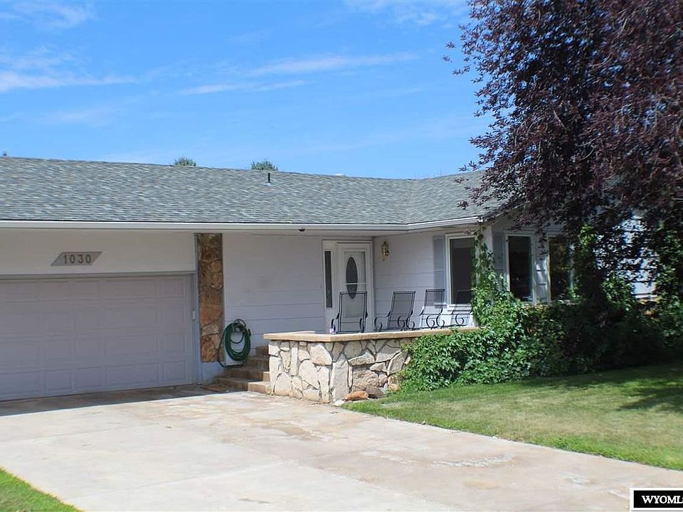 1st image of 1030 Laredo Dr
