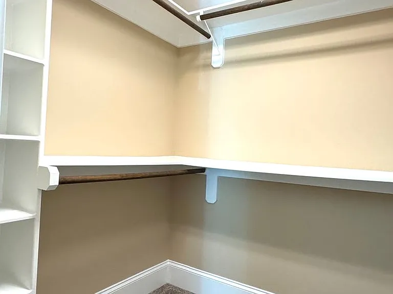 3658 Pleasants Ridge Dr — Photo 28
