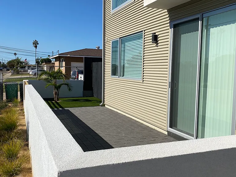 1166 Holly Ave #1 — Photo 3