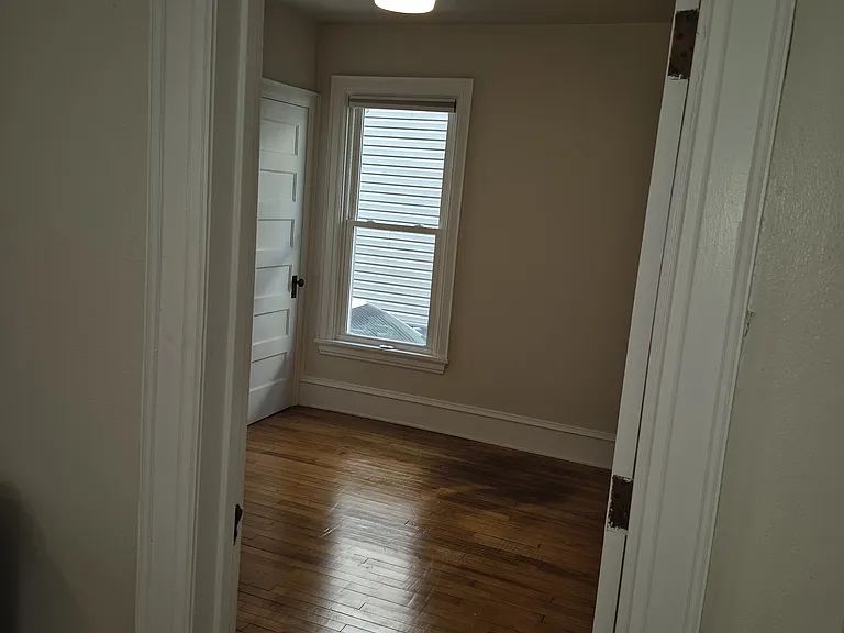 1047 E Gorham St #1 — Photo 15