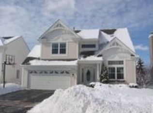 932 Tylerton Cir, Grayslake, IL 60030