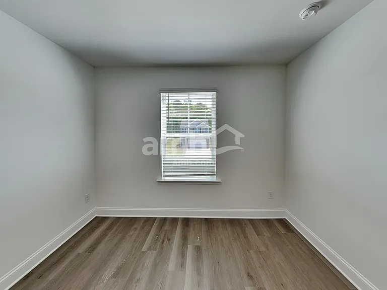 1208 Livengood Way — Photo 18