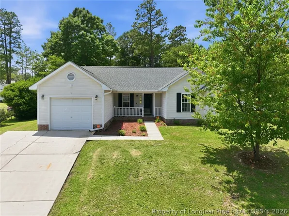 514 Northwoods Dr, Raeford, NC 28376