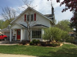 112 N Harrison St, Waupaca, WI 54981