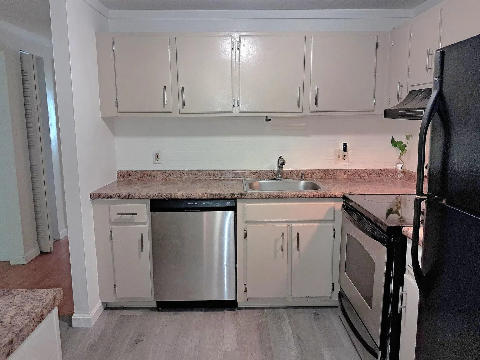 Pinewood Estates — Photo 4