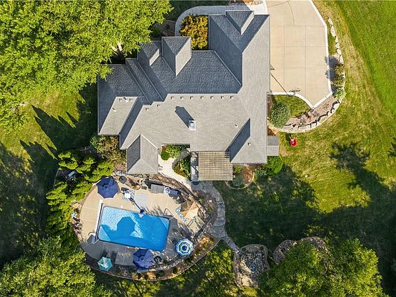 3rd image of 2303 Smokey Hill Dr