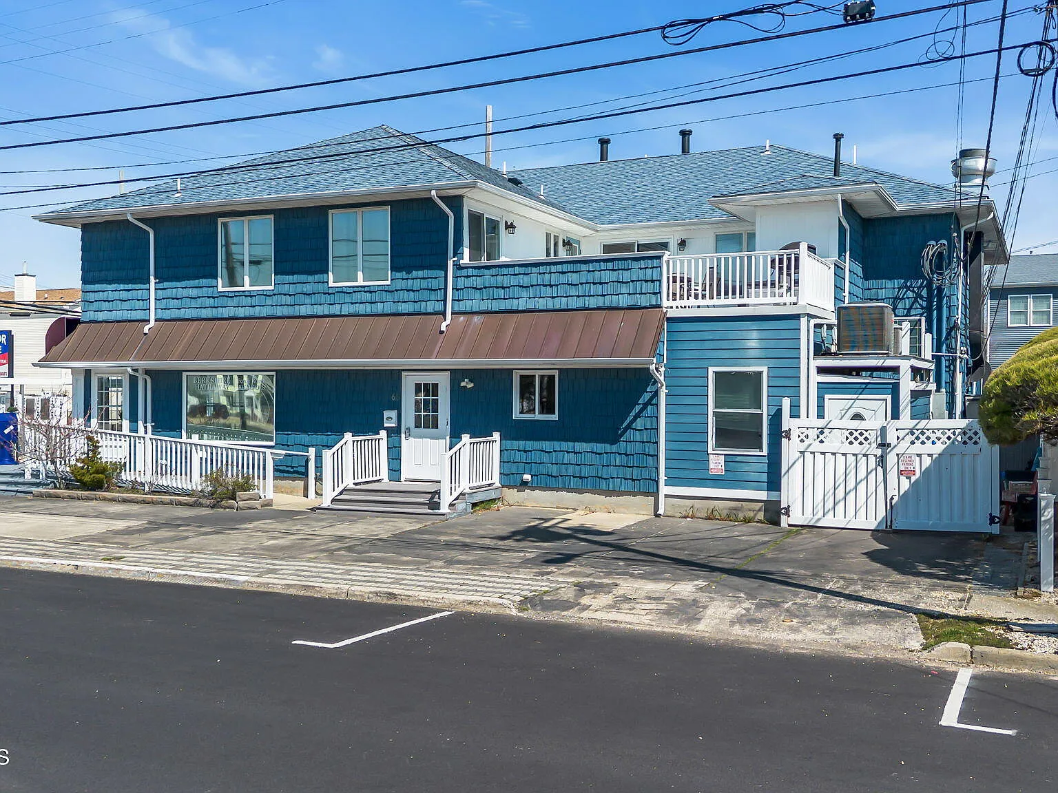 4 bed, $4,400 — Photo 2