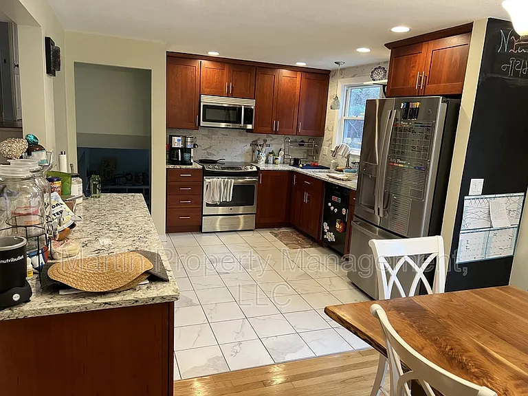 27 Burlington Rd — Photo 4