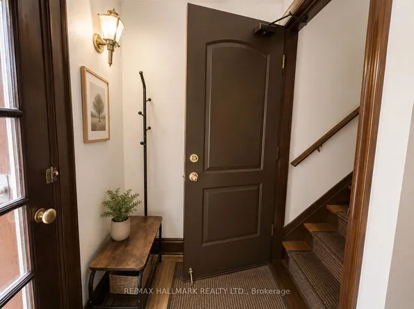 338 Vaughan Rd APT 3, Toronto, ON M6C 2N6