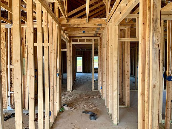 4th image of 50 Meadowland Ln