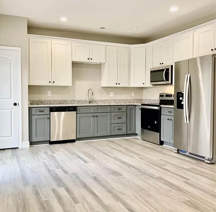 1130 Maid Marian Ln NE