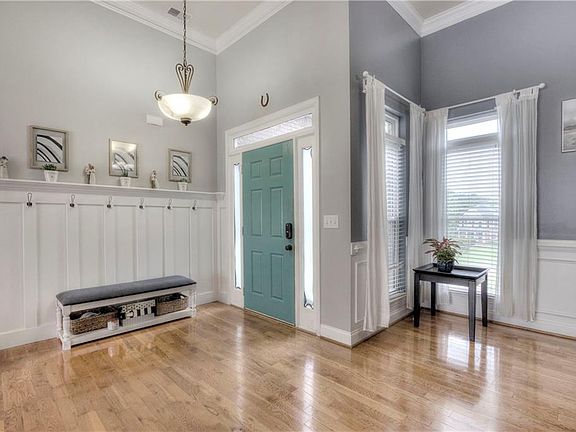 2nd image of 13 Eagles View Dr NE