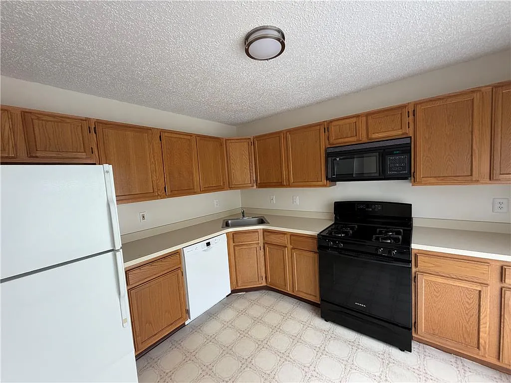 2 bed, 1263 sqft, $2,100 — Photo 3