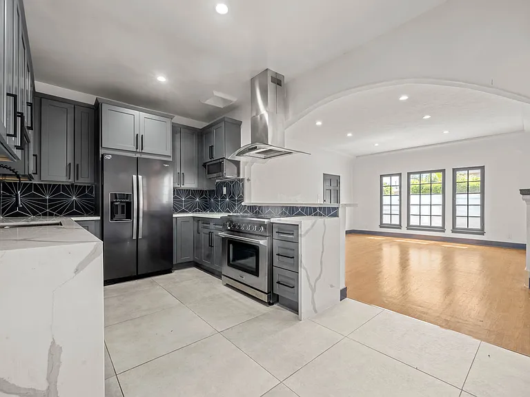 1415-1419 S Sherbourne Dr — Photo 1