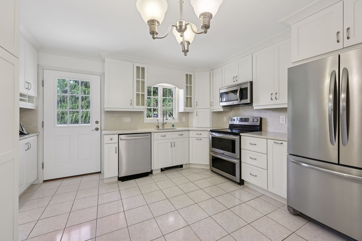 Ridgefield Ln-S0107-011.jpg
