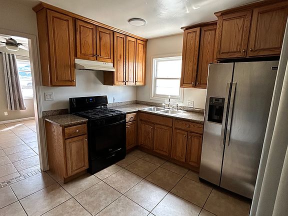 4th image of 1628 J Ave