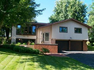 104 Canterbury Ct, Waunakee, WI 53597
