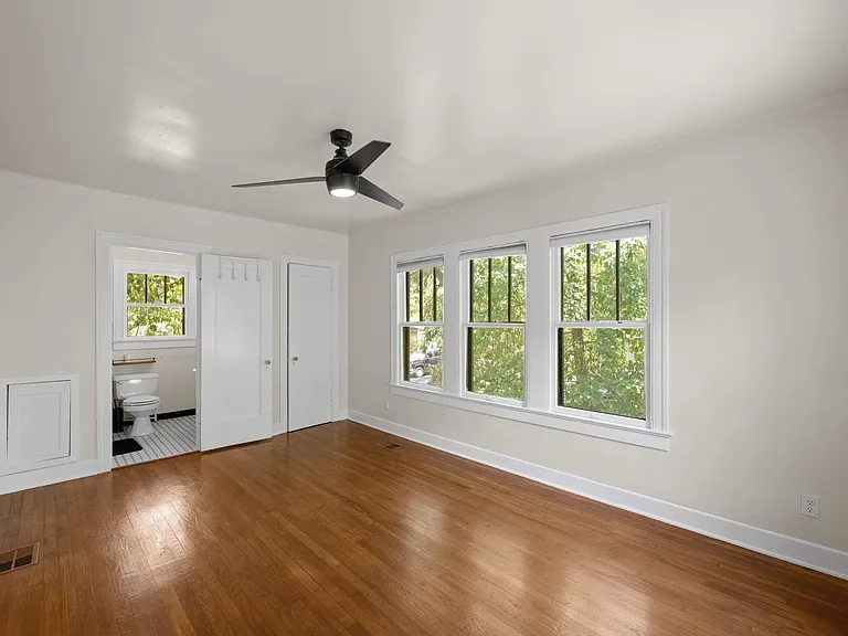 107 E Gibson St — Photo 15