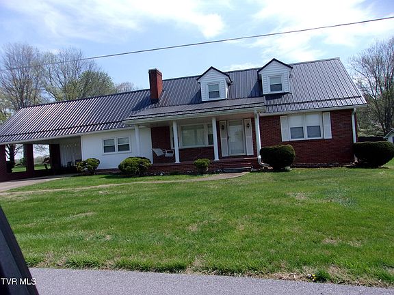 2nd image of 136 Smithdale Blvd E