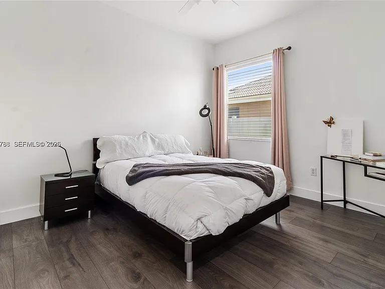 1046 SW 159th Way — Photo 15