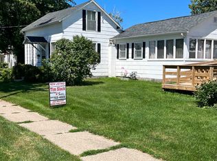 319 W Pine St, Lancaster, WI 53813