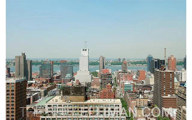 Rented by Douglas Elliman | media 38