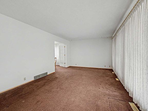 5th image of 1032 Varsity Estates Dr NW