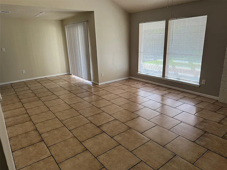 6610 Addicks Clodine Rd — Photo 8