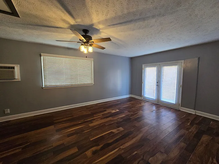6957 Bone Creek Dr — Photo 24