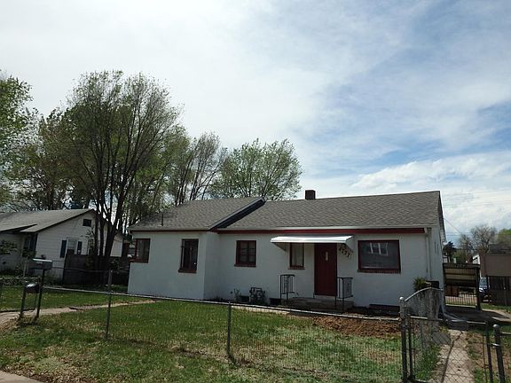 Ranch style home, fenced yard