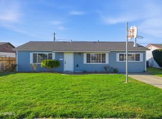 303 W 9th St, Wapato, WA