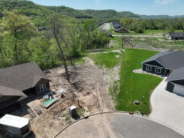 604 Hickory Ct, La Crescent, MN 55947