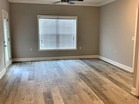 3rd image of 249 Greenwood Ln APT 52