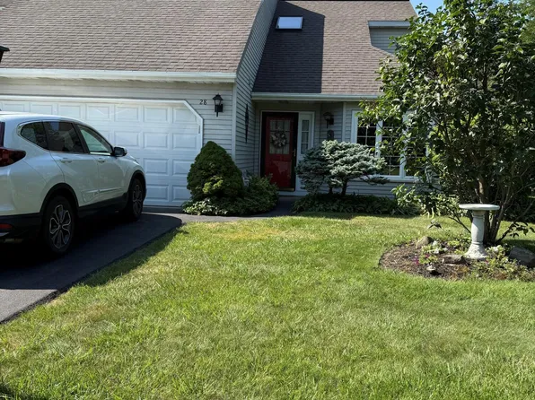 28 Carrie Court, Niskayuna, NY 12309