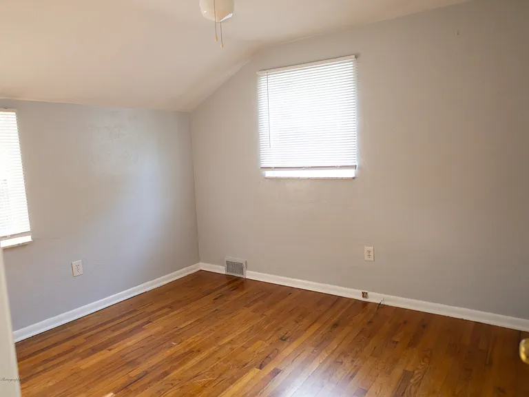 335 Pennoak Dr — Photo 10