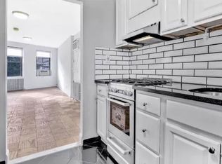 26-43 18th St #2S, Astoria, NY 11102
