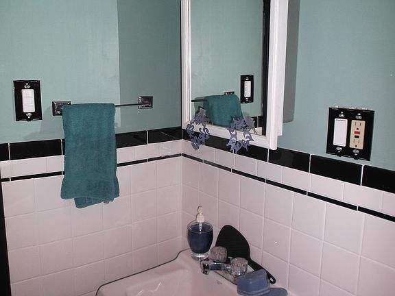 New sink and tile in Bath