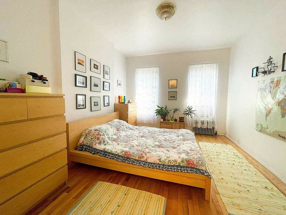 1st image of 225 Kingsland Ave #2R