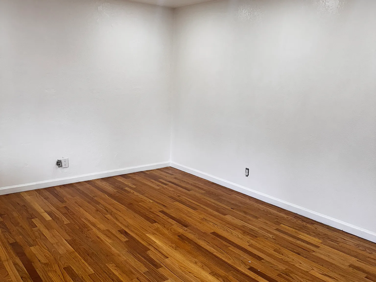 5 bed, 2300 sqft, $3,200 — Photo 1