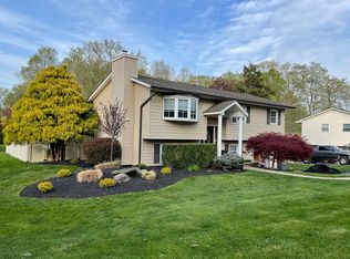 69 Peter Bush Dr, Monroe, NY 10950