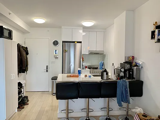 Rented by Compass | media 49