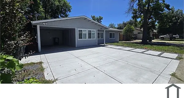 3 bed, 1360 sqft, $2,550 — Photo 2